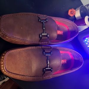 selling these bought them for a family occasion have not worn since size 12 solo